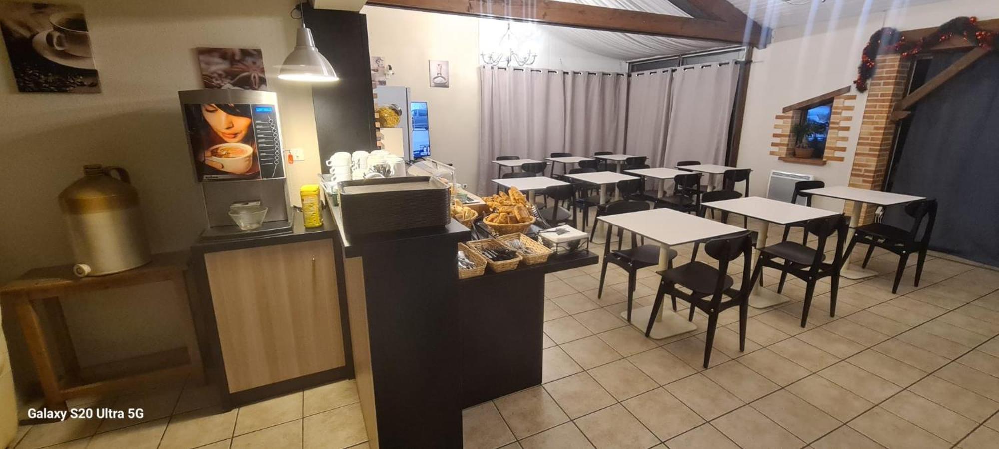 Hotel Restaurant Du Lac Graulhet Экстерьер фото